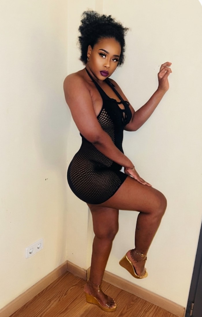 FIESTERA ATREVIDA, BISEXUAL JUGUETONA Y PICANTE