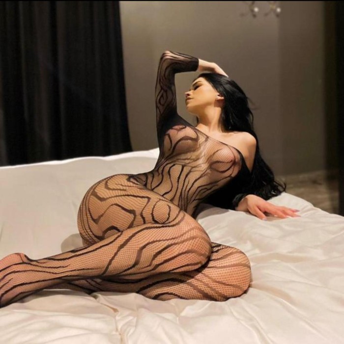 MASSIEL BLAS TRANS EDUCADA MUY FEMENINA 24/7