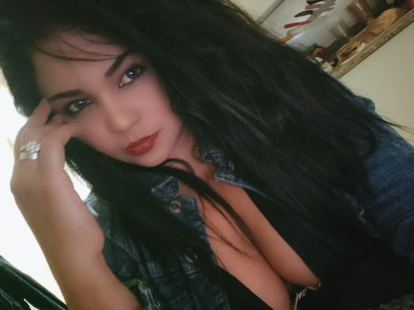 ARDIENTE SENSUAL APASIONADA DESEOSA DE SEXO