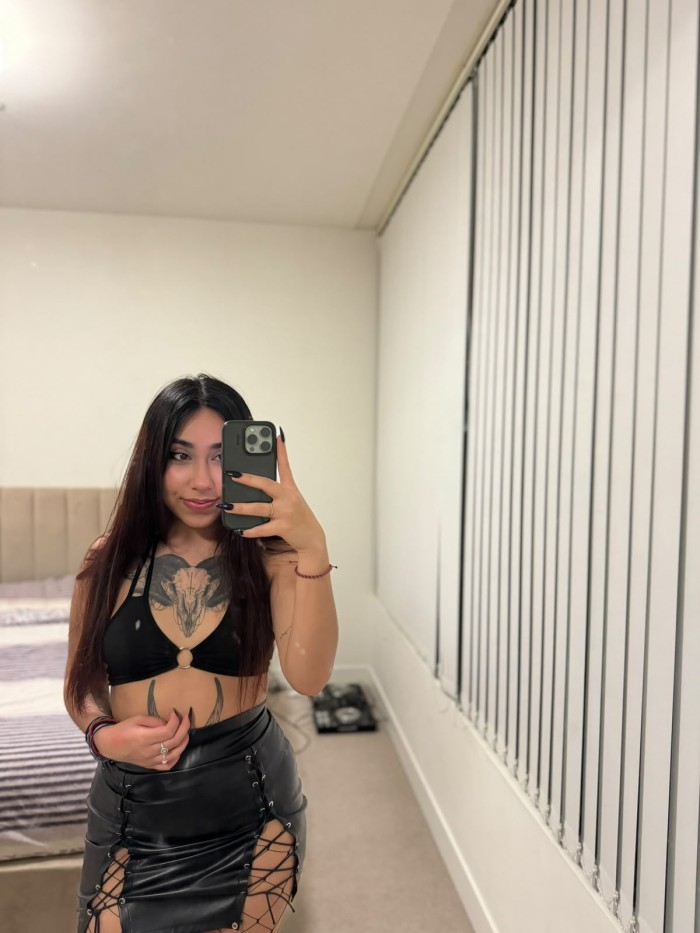 Hola soy salome una hermosa colombiana 23 añitos