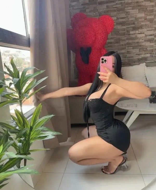 Colombiana culona sexi y caliente