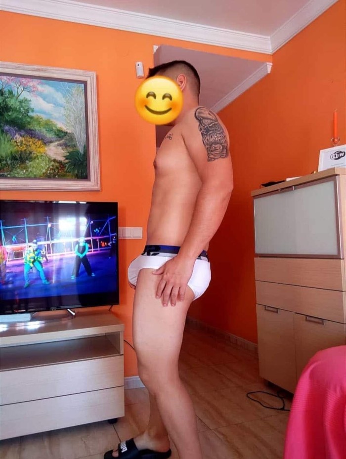 MASAJISTA TITULADO PROFESIONAL CON POLLON XL GRUESA PISO CON AIRE ACONDICIO