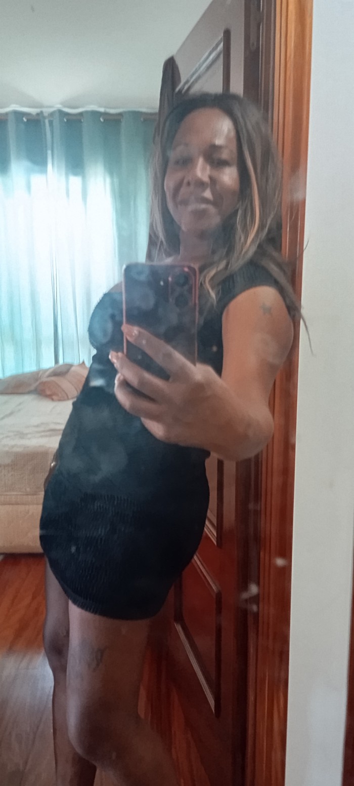 Trans pitty mulataza dominante hago depilación int