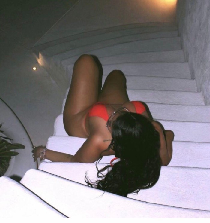 Trans pitty mulataza dominante hago depilación int