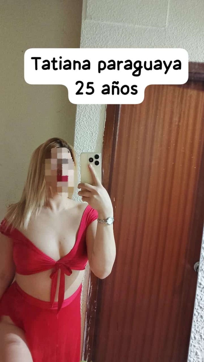 Una dama divina juguetona cachonda