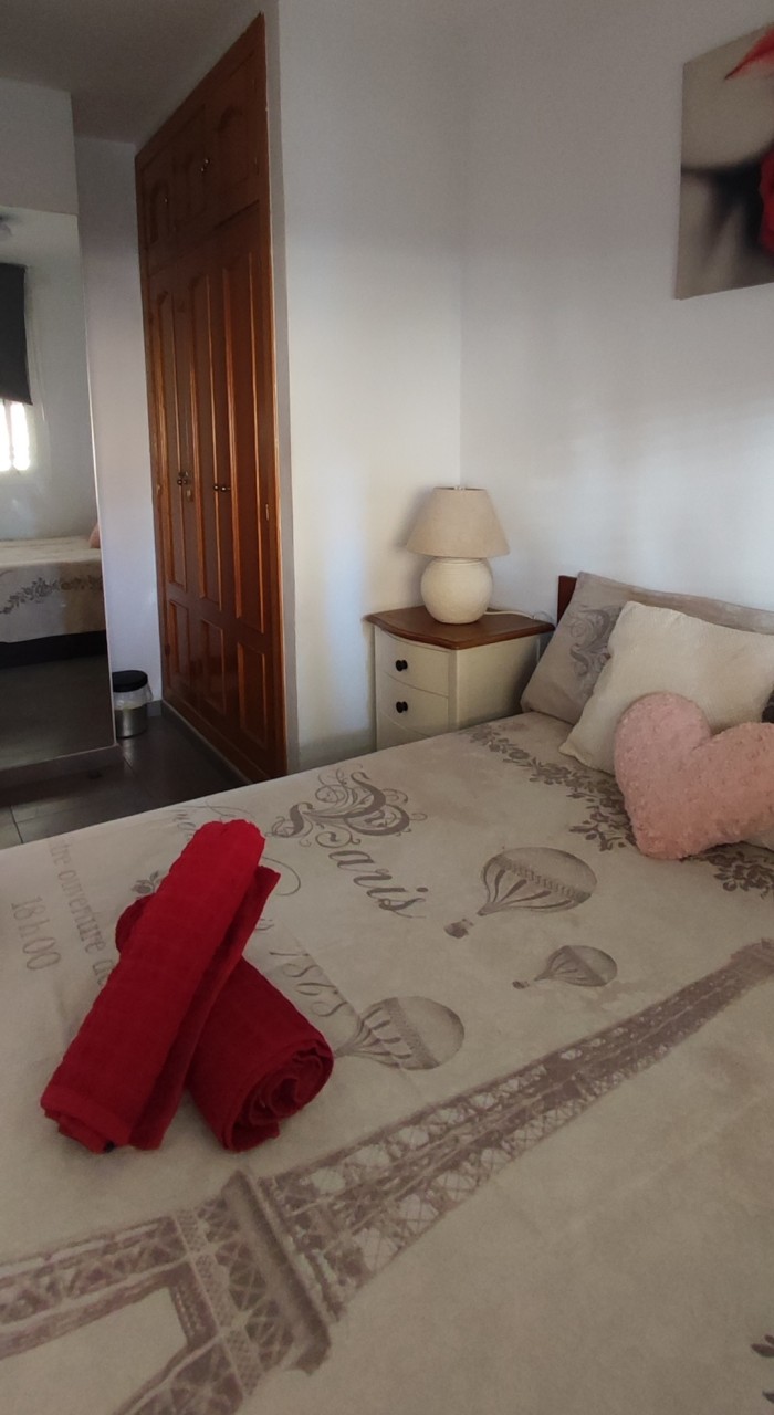HABITACIONES EN IBIZA EN MARINA BOTAFOCH, AMBIENTE FAMILIAR Y FACIL PARKING