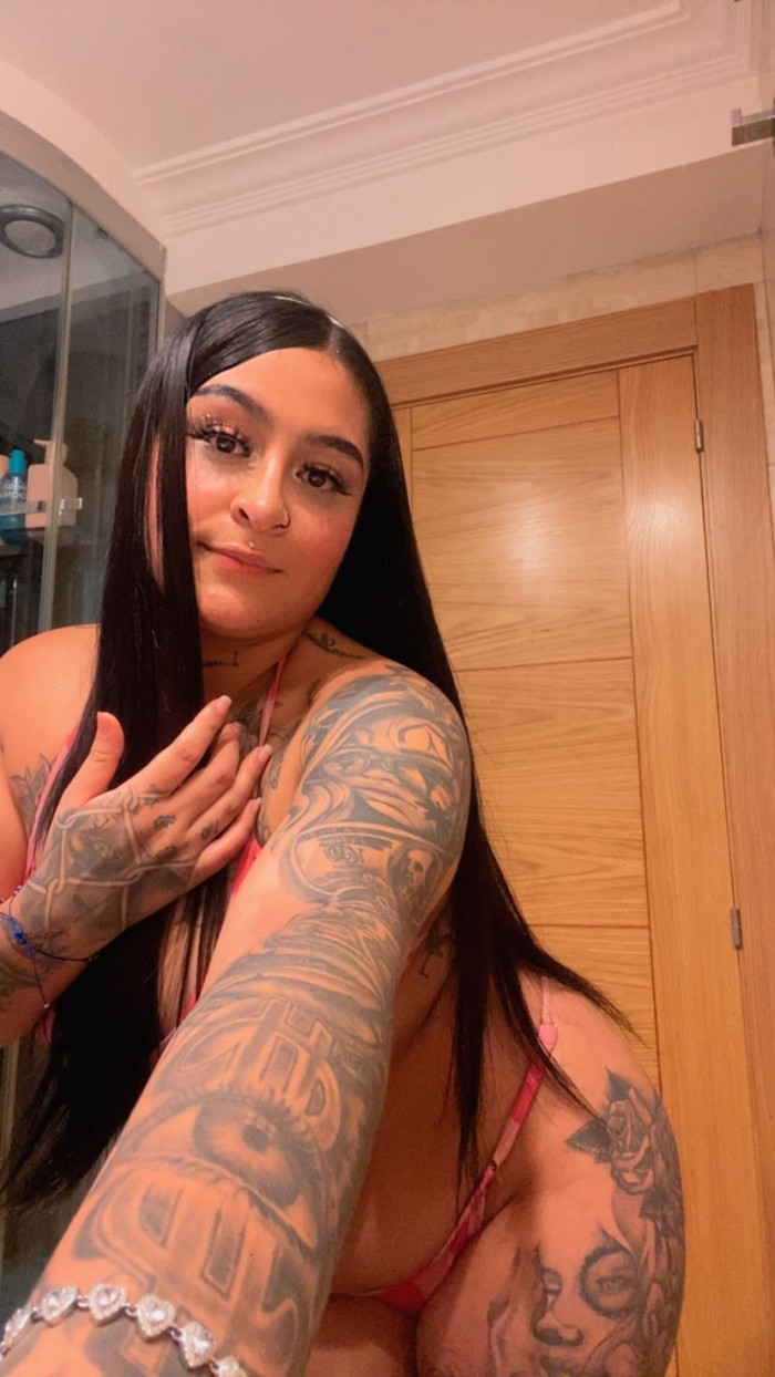 NIKOL COLOMBIANA DE INFARTO! TATUADA PARA GOZAR