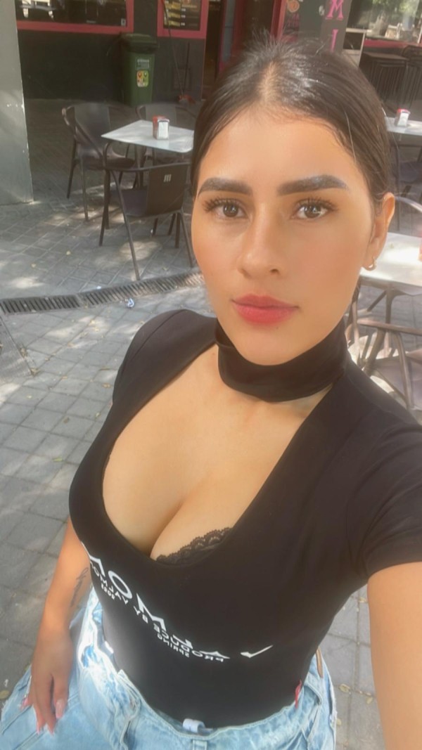BELLEZA Y DULZURA EN UNA SOLA MUJER 603266190