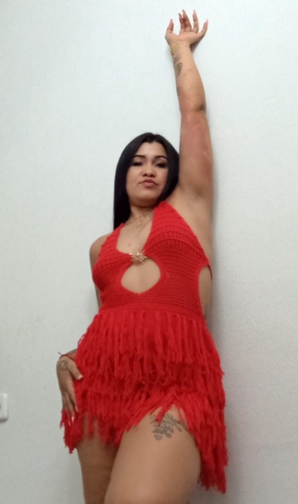 ESTOY DESEANDO SER TODA TUYA. . . Y TU??…