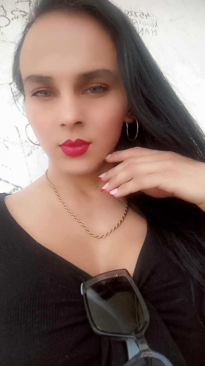 CHICA TRANS PRECIOSA IMPLICADA Y ARDIENTE VEN Y DISFRUTA