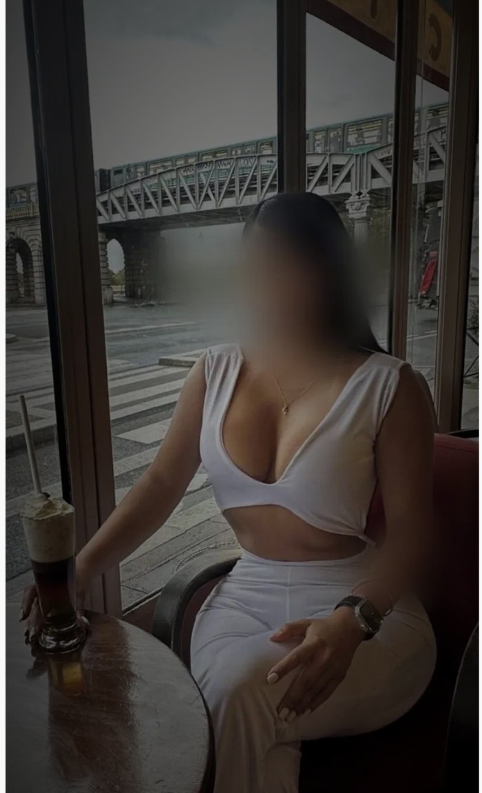 Impresionante Morena cariñosa y jovencita nueva en milladoiro