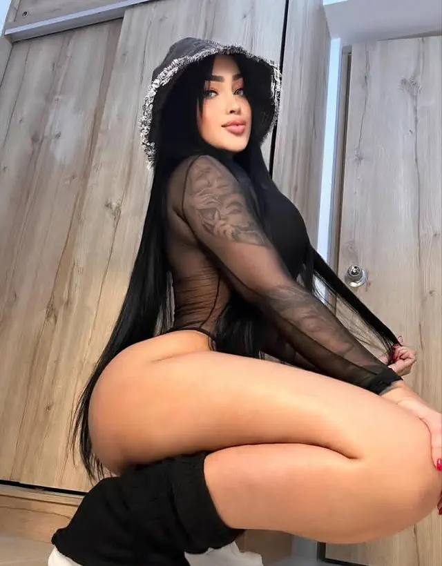 COLOMBIANA EXPERTA EN TWERK con GRIEGO. VEN