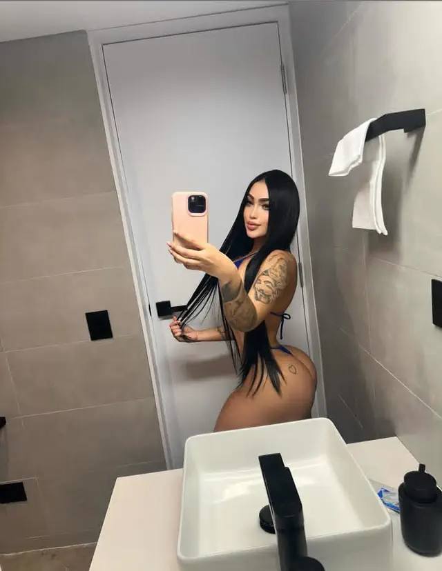 COLOMBIANA EXPERTA EN TWERK con GRIEGO. VEN