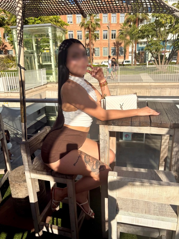 JOVENCITA LATINA CACHONDA Y GUARRA