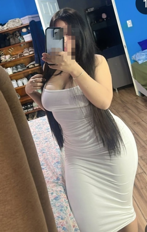 CHICA LATINA MUY COMPLETA