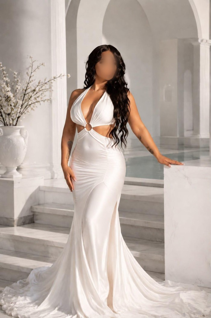 Jovencita, cariñosa, fiestera