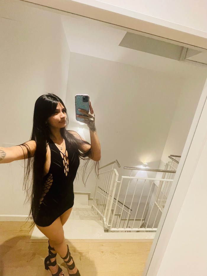 UNA HERMOSA JOVEN DE 18 AÑOS