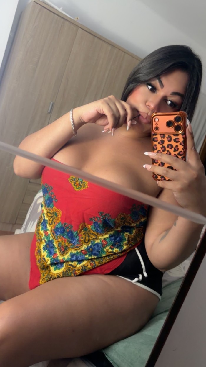 Sofía chica Trans caliente muy implicada