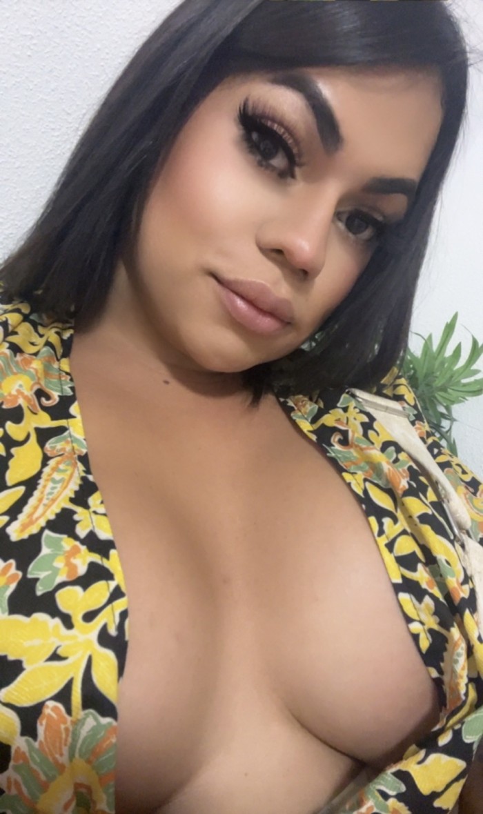 Sofía chica Trans caliente muy implicada