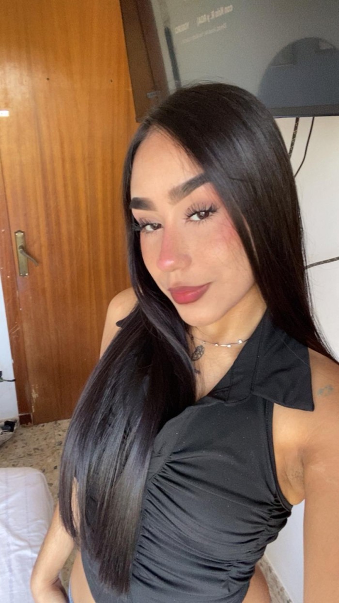 Amigas cariñosas y fiesteras