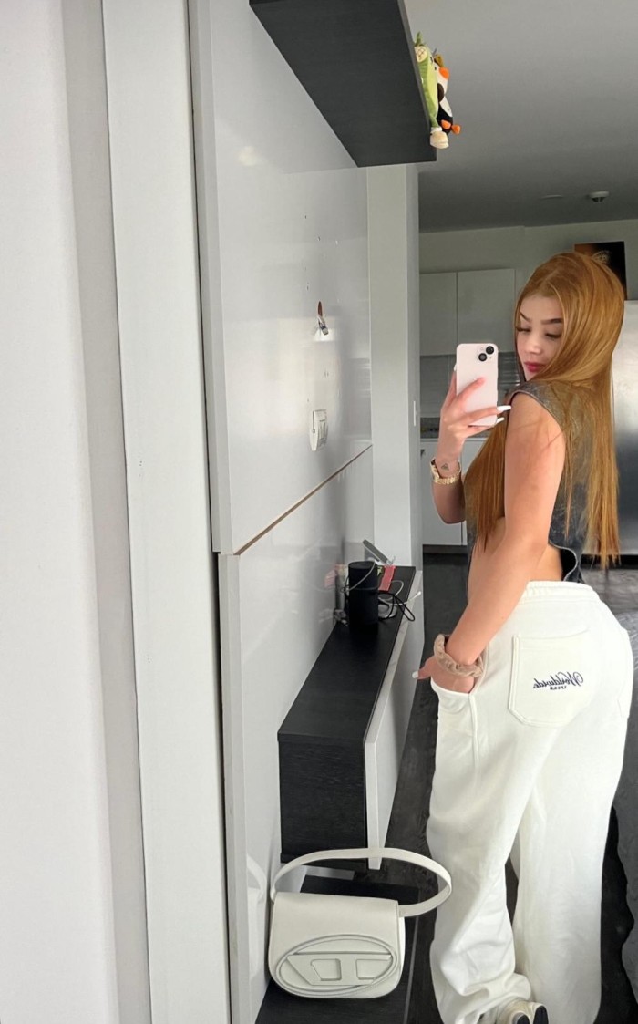 COLOMBIANA GUARRITA Y FIESTERA