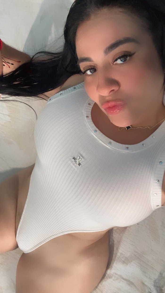 Colombiana con lindas curvas