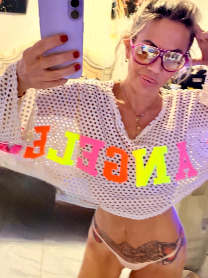The incomparable super sexy blonde is back!!