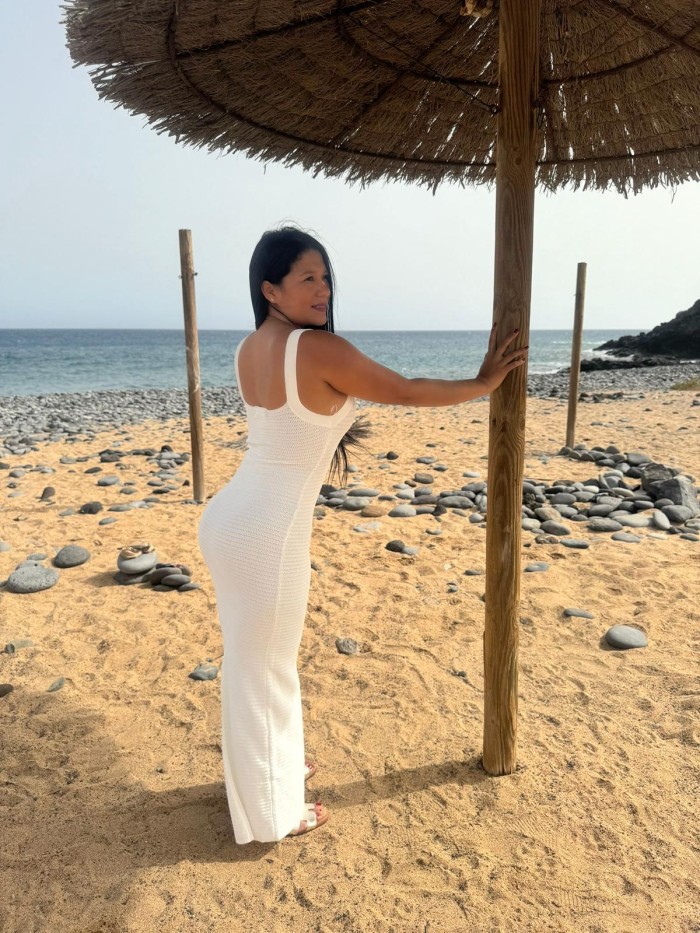 LATINA EN SAN ISIDRO TENERIFE! 24H