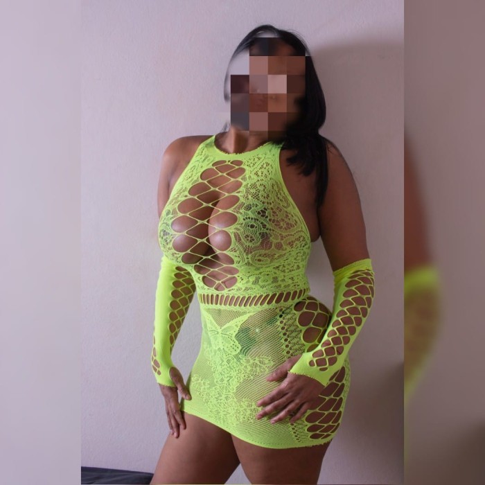 MORENA TETONA COMPLACIENTE EN BILBAO MUY SEXY
