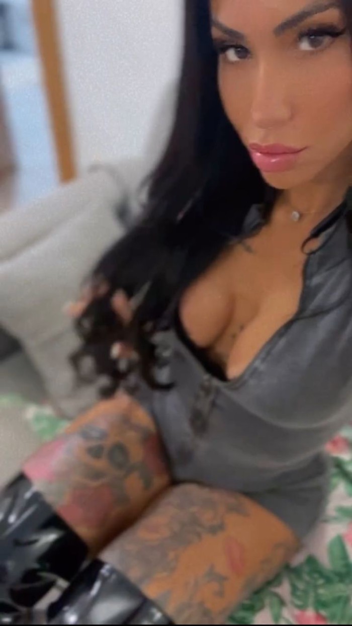 CHICA TRANS ARDIENTE SENSUAL EXQUISITA ACTIVA Y PASIVA PARA COMPLACERTE
