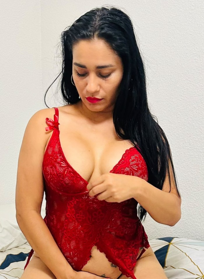 Estoy muy mojada para hacer el amor contigo…