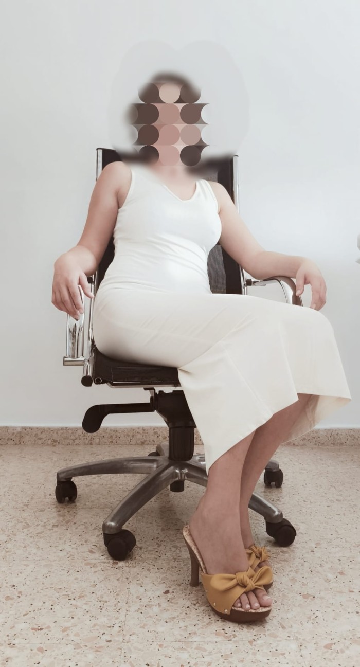 MÍA, SEÑORITA ELEGANTE Y DISCRETA
