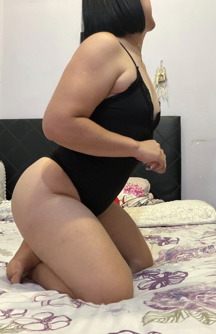 Paraguaya muy cachonda en la cama – Tres Olivos