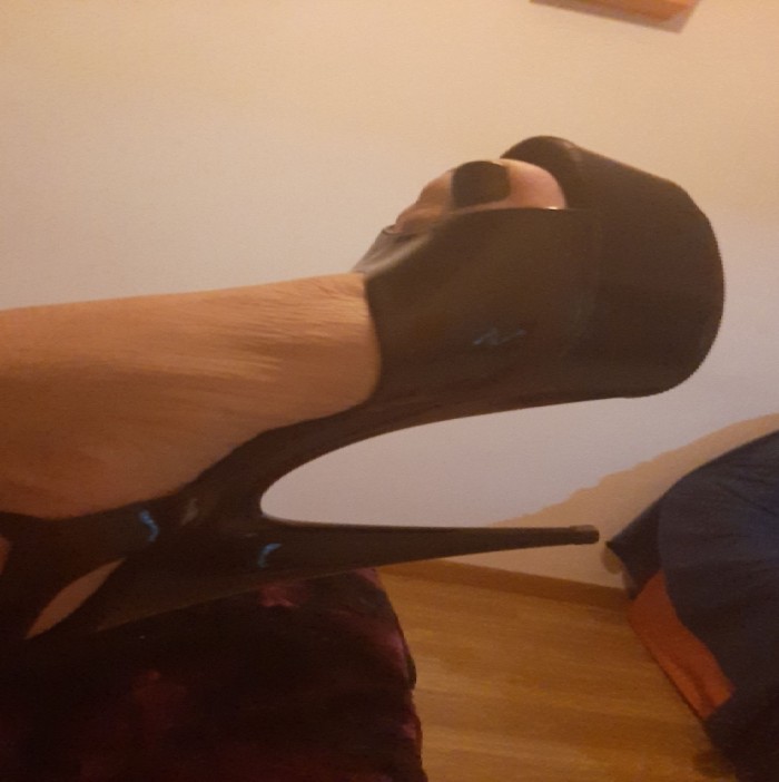 Sofía trans fiestera completa chicos parejas