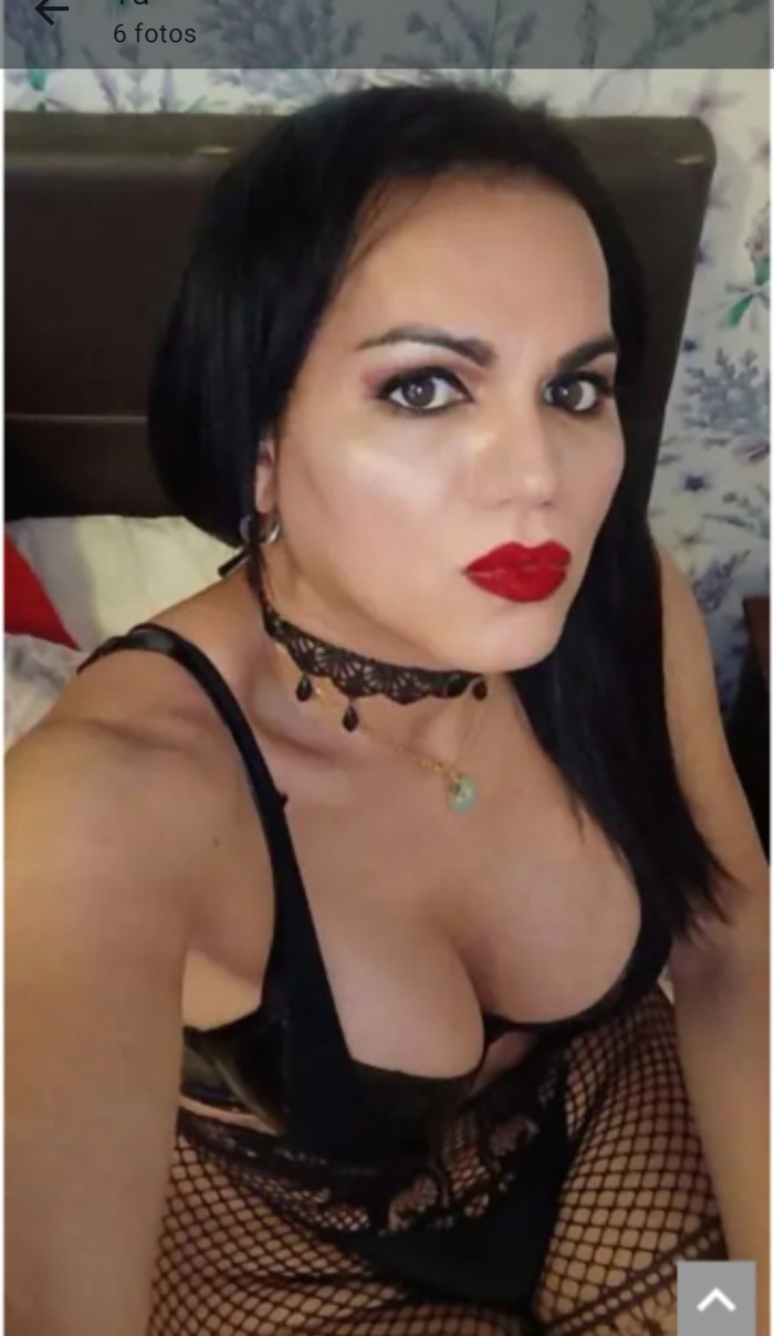 Transexual morenaza espectacular fiestera