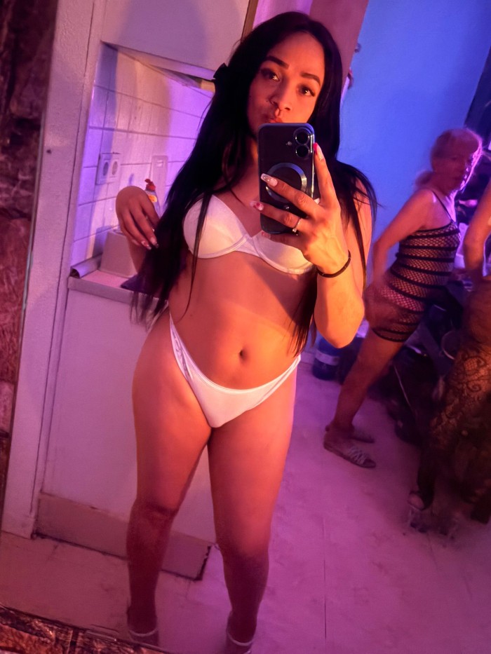En Calle alcalde Suárez TRANS ARDIENTE SENSUAL APASIONADA DESEOSA DE SEXO