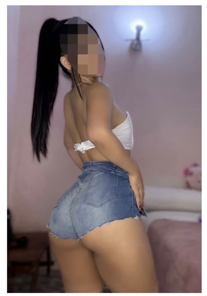Niñata jovencita 19 años, primera vez en tu ciudad