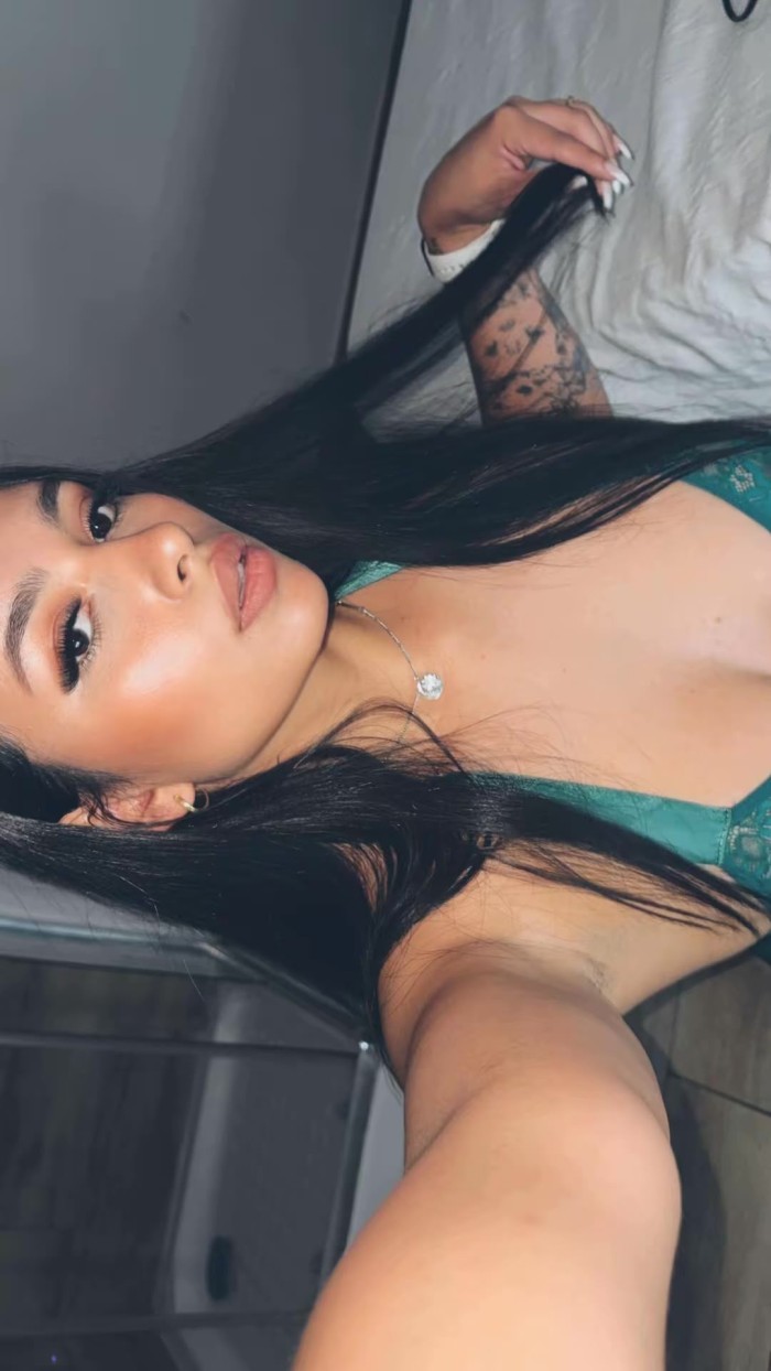 SOY XIMENA ME ENCANTA FOLLAR POR DETRAS VIENES?