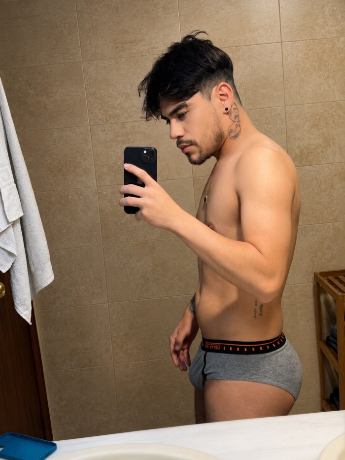 Bruno, 24 años | Granada centro   Joven paragu