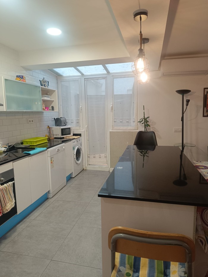 PARA TRABAJAR CÓMODA Y SEGURA EN LA MEJOR ZONA