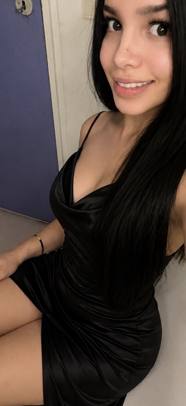 SALOU. LA MÁS BELLA DE TODAS. ANAL y MASAJES. 69.