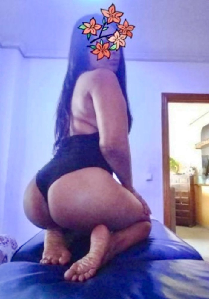 SEXY Y ATRACTIVA COLOMBIANA PIEL CANELA