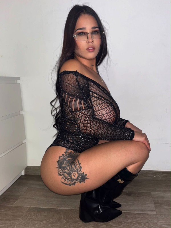 NOVEDAD SOFIA EN MARBELLA! JOVENCITA FIESTERA MORBOSA DISCRETA 24/7