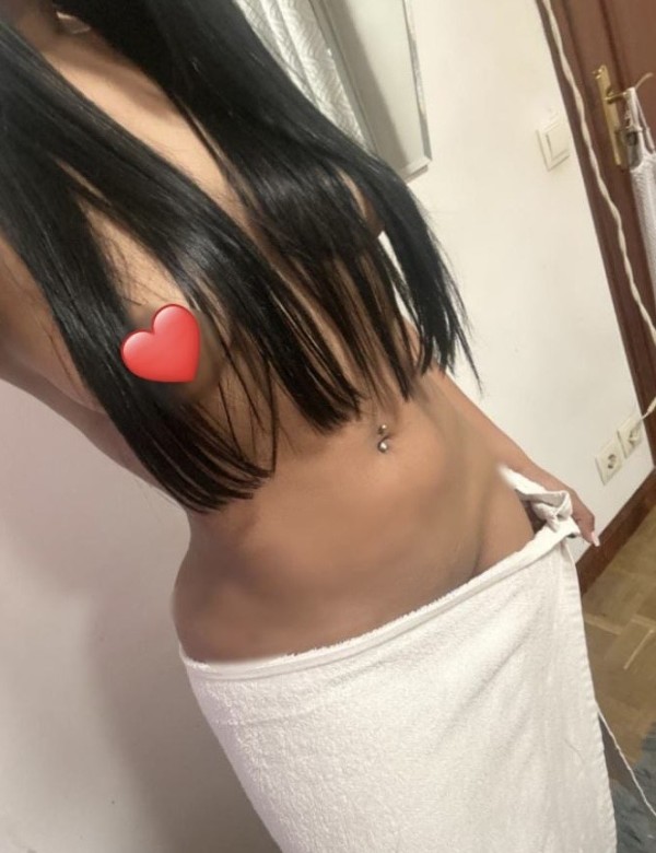 MARIBEL UNA CHICA MUY CALIENTE EN LA CAMA