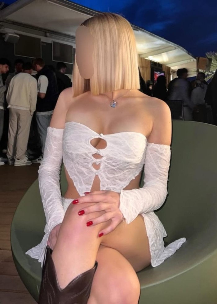 DELICIOSA IMPLICADA EXQUISITA ANSIOSA DE PLACER