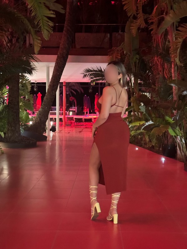 MARIANA Miel que susurra al oido