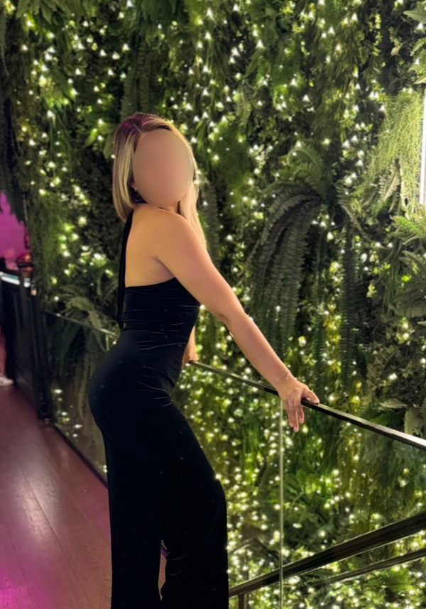MARIANA Miel que susurra al oido
