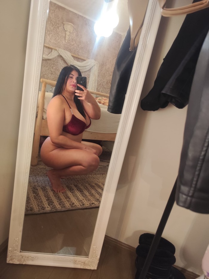 RECIÉN LLEGADA ANGIE MEGA TETAS UN ESPECTÁCULO 24H