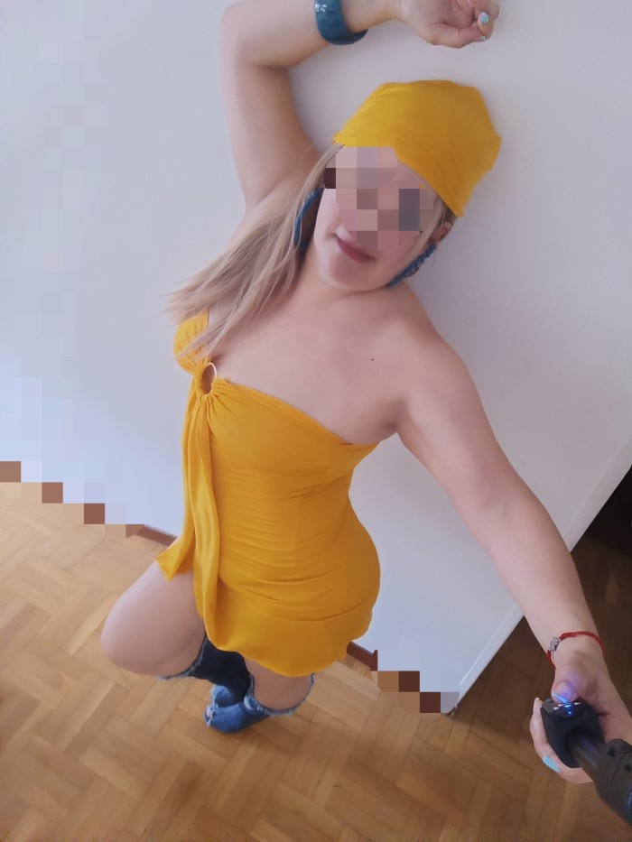 Guapa rubia cachonda