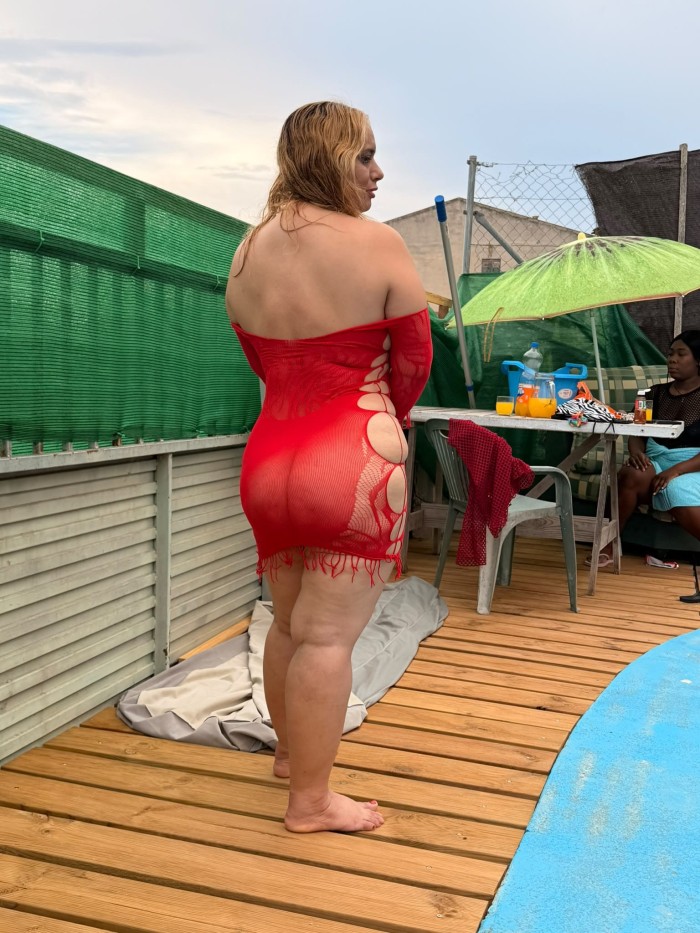 DELICIOSA LUJURIOSA IMPLICADA CACHONDA COMPLACIENT